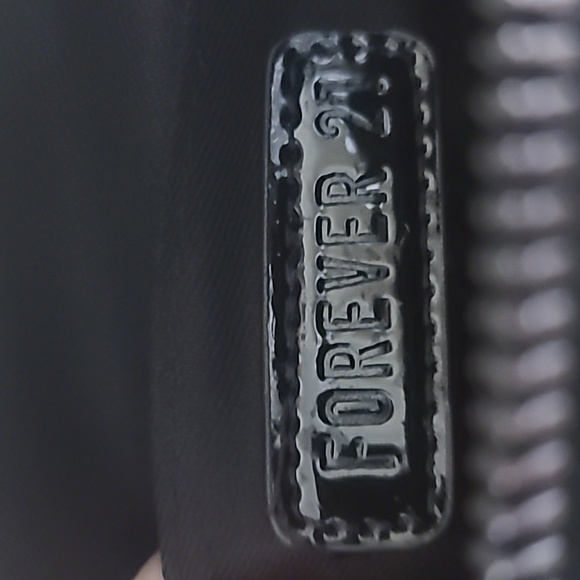 NWOT FOREVER 21 BLACK FAUX LEATHER MINI CLASSIC HANDBAG - Picture 5 of 8